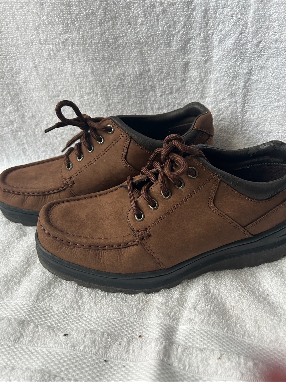 Men's Brown Boat Shoes with Lace-Up Comfort